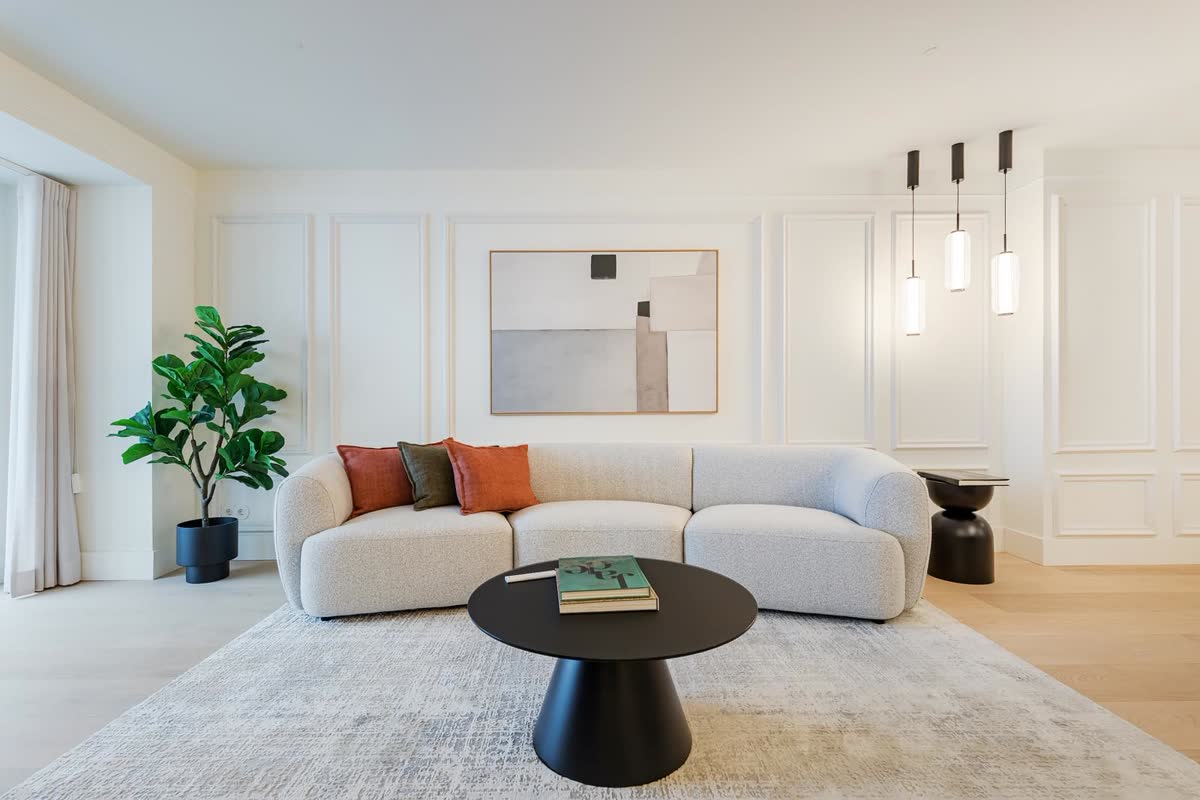 Living room of a turnkey apartment renovation in Cascais by Liv'in